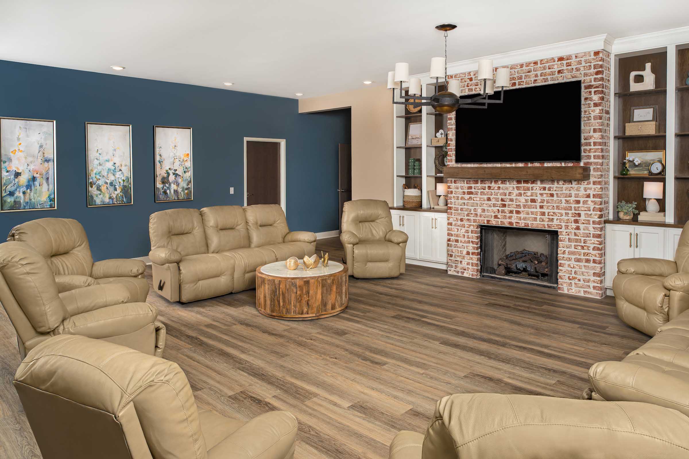 Willows-241 Assisted living room area with recliners